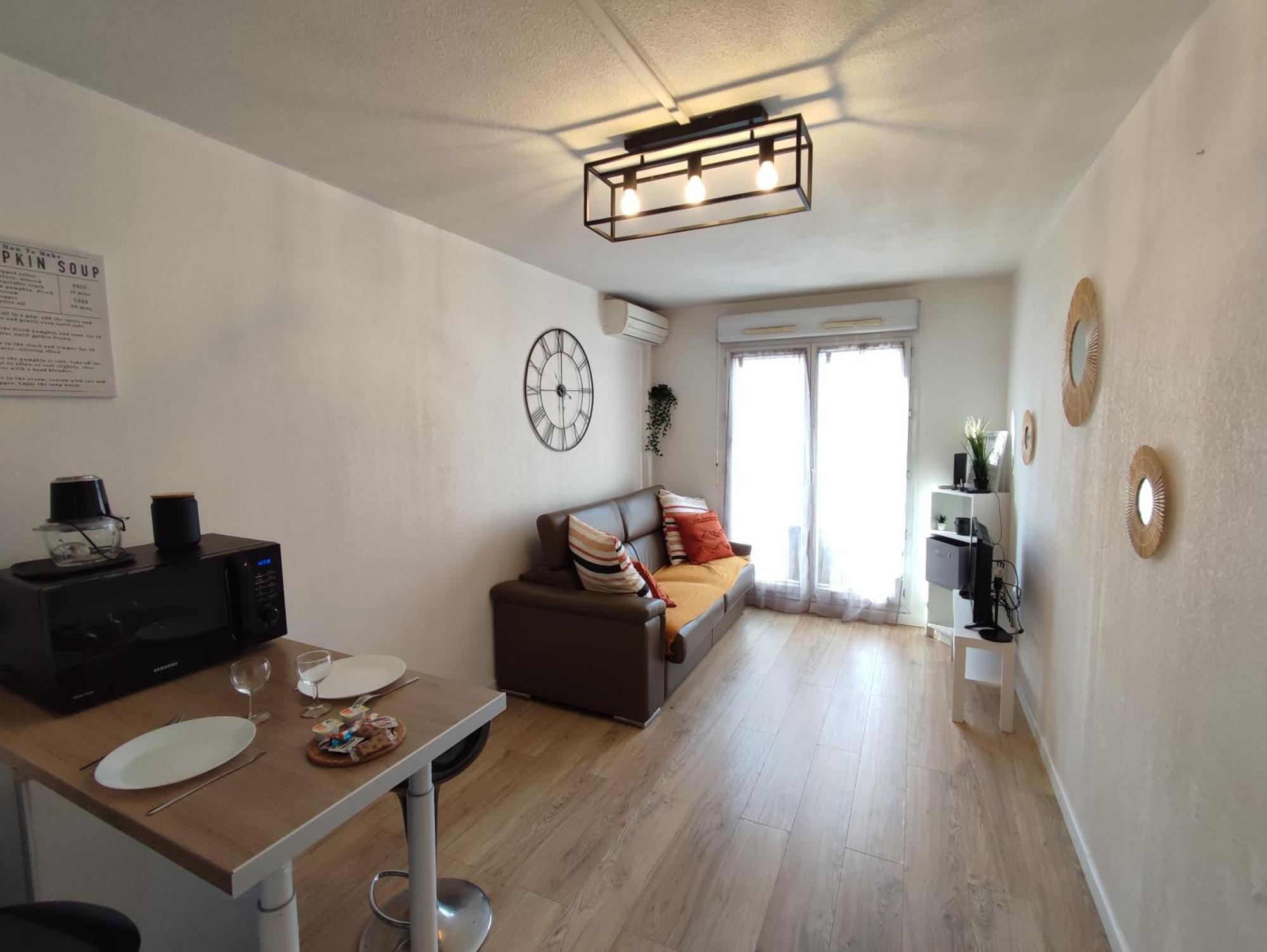 Appartement Climatise Tout Equipe A 6Min De La Gare St Charles Marseille Exterior photo