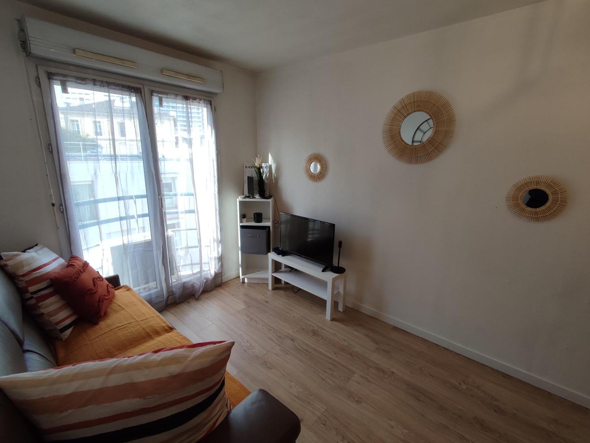Appartement Climatise Tout Equipe A 6Min De La Gare St Charles Marseille Exterior photo