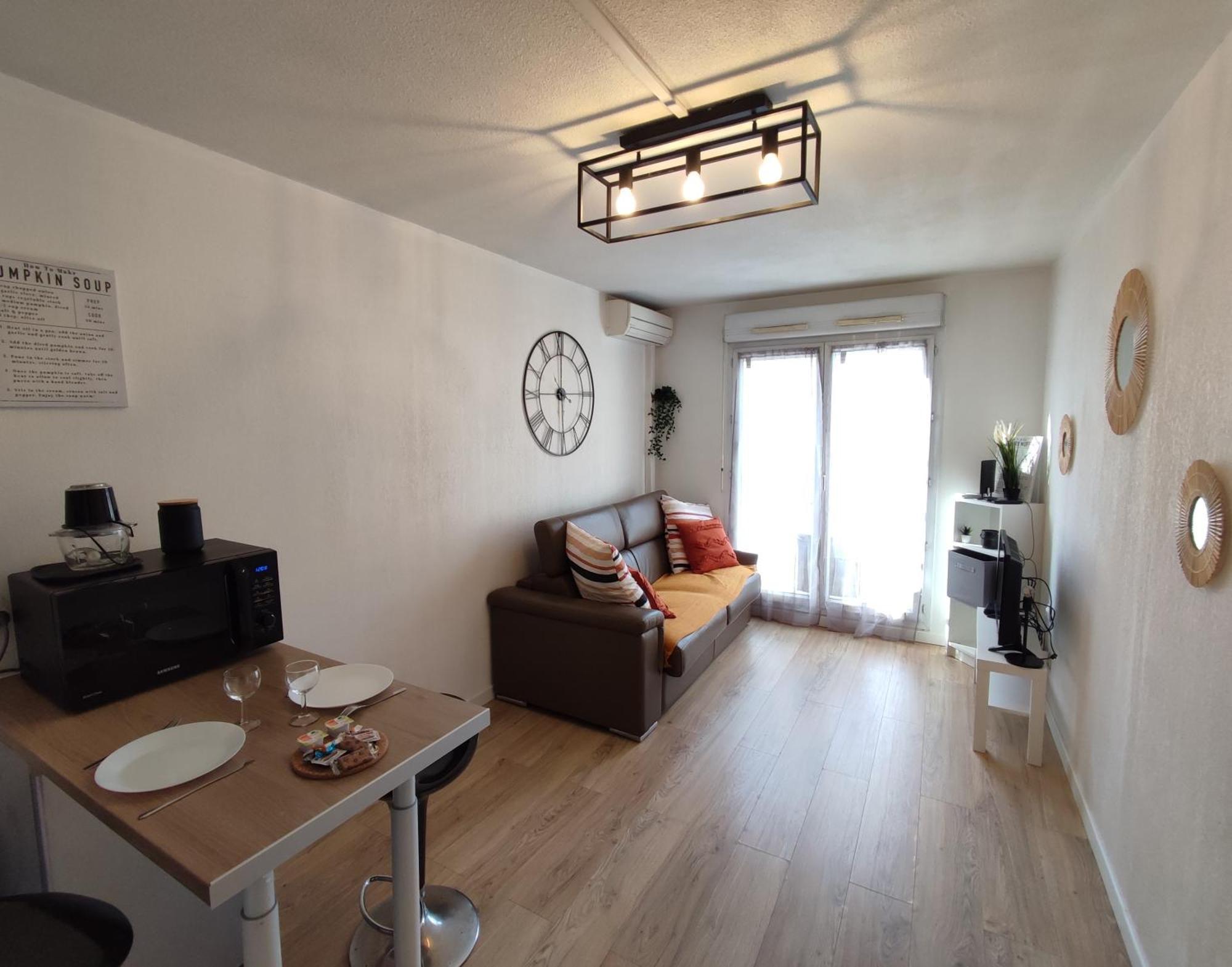 Appartement Climatise Tout Equipe A 6Min De La Gare St Charles Marseille Exterior photo